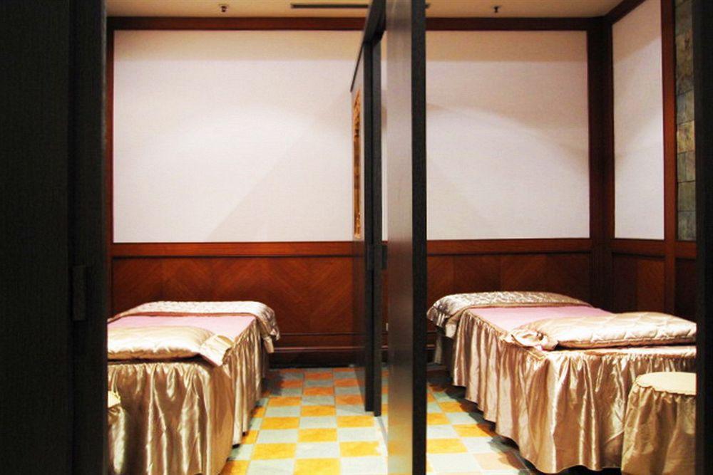 Wei-Yat Grand Hotel Tainan Exterior photo