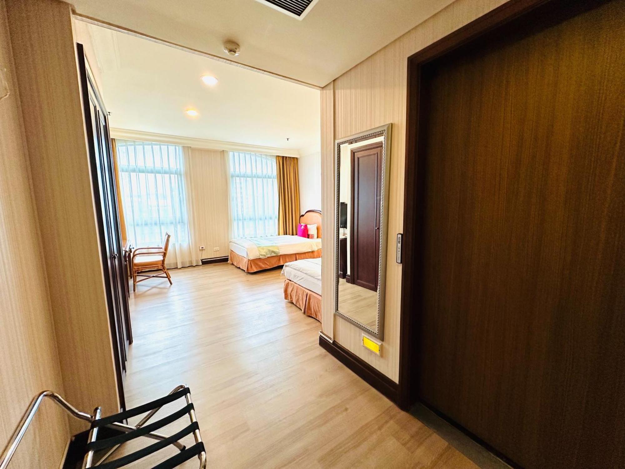 Wei-Yat Grand Hotel Tainan Exterior photo