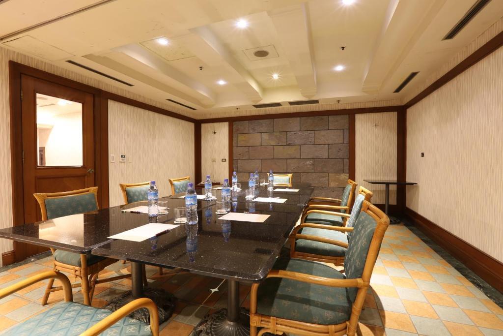 Wei-Yat Grand Hotel Tainan Exterior photo